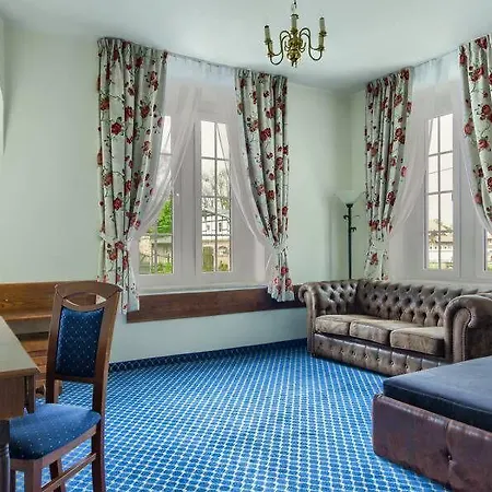 Hotel Folwark & Kadyny